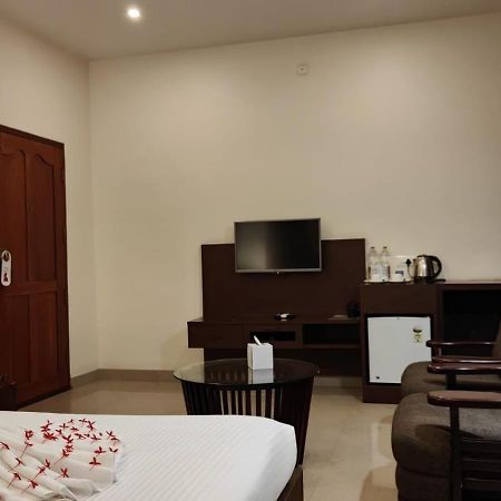 Aroma Ayur Heritage Mattanur Exterior foto