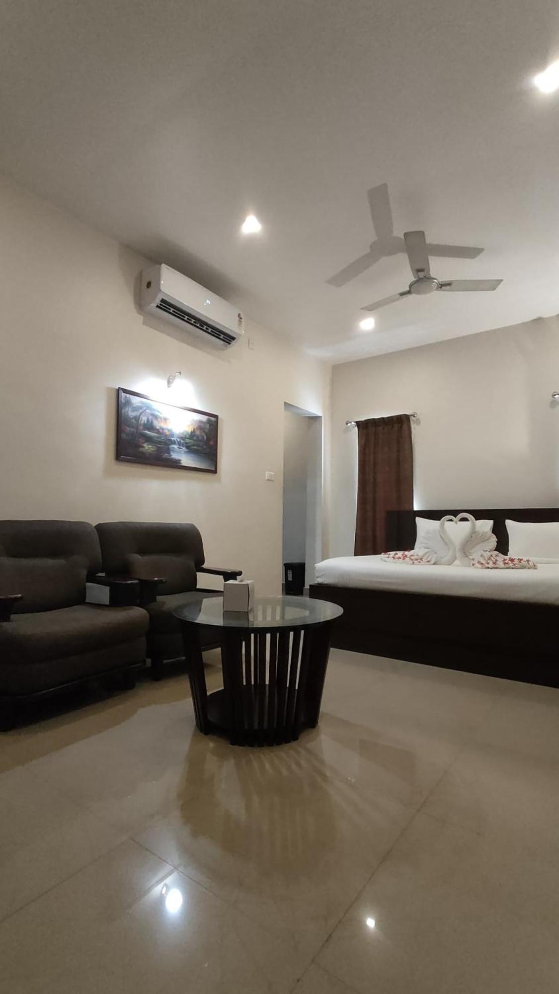 Aroma Ayur Heritage Mattanur Exterior foto