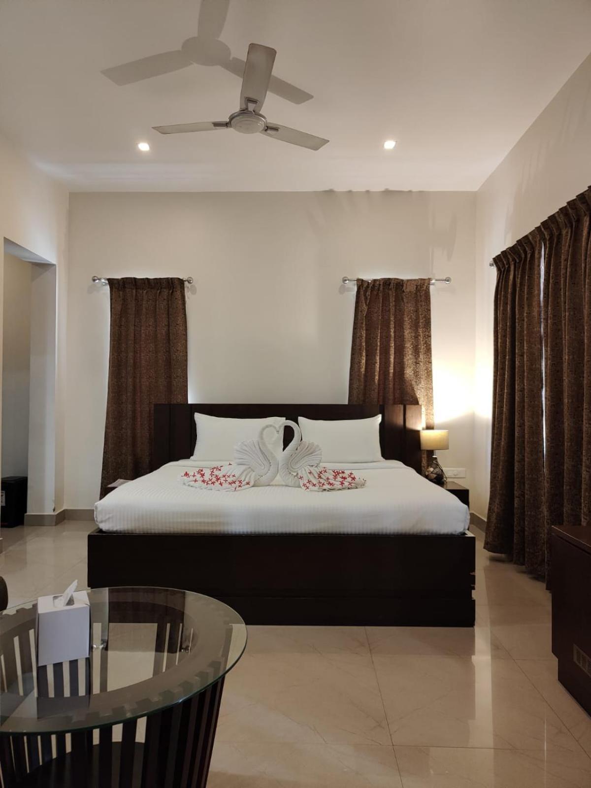 Aroma Ayur Heritage Mattanur Exterior foto