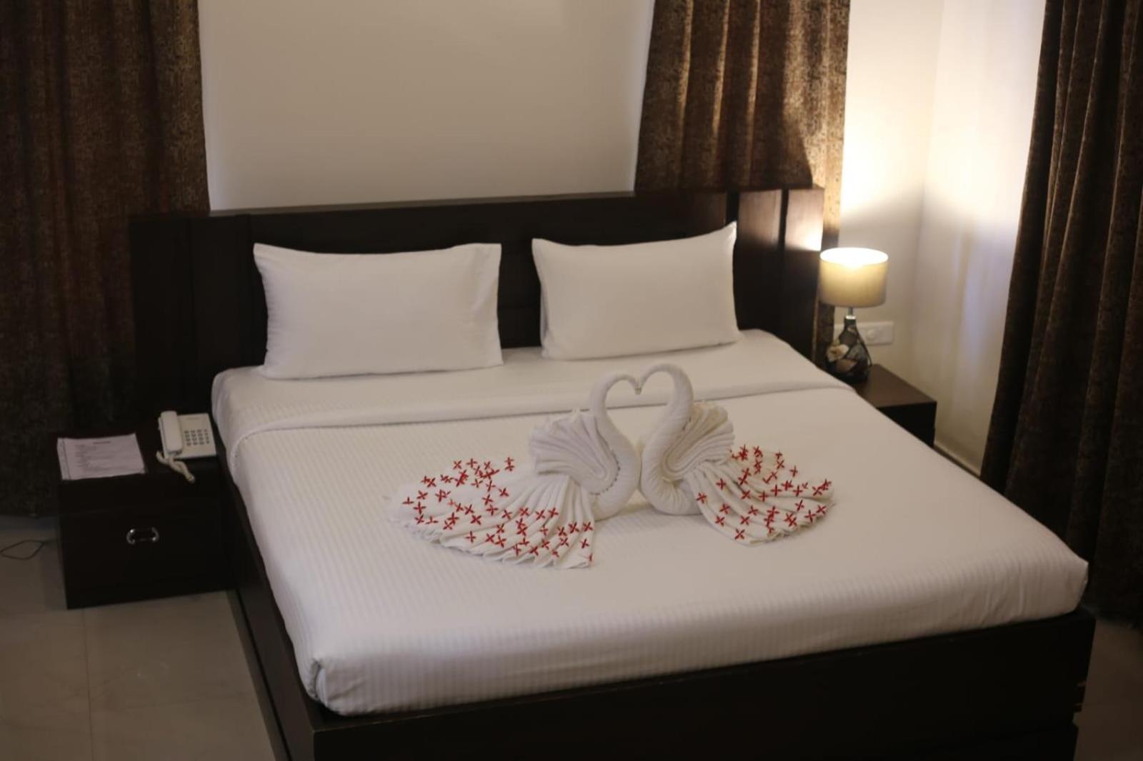 Aroma Ayur Heritage Mattanur Exterior foto