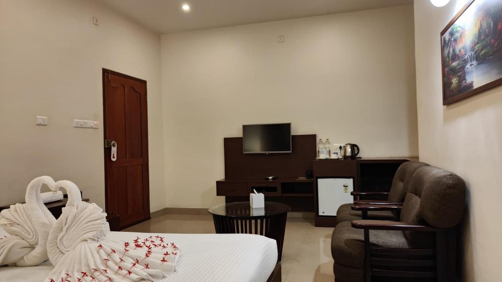 Aroma Ayur Heritage Mattanur Exterior foto