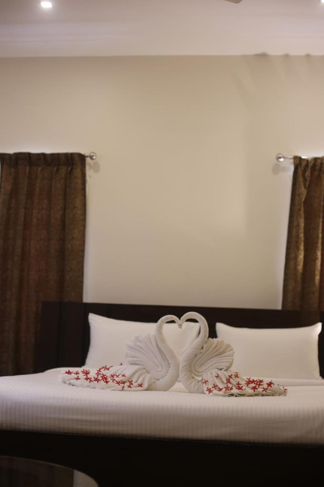 Aroma Ayur Heritage Mattanur Exterior foto