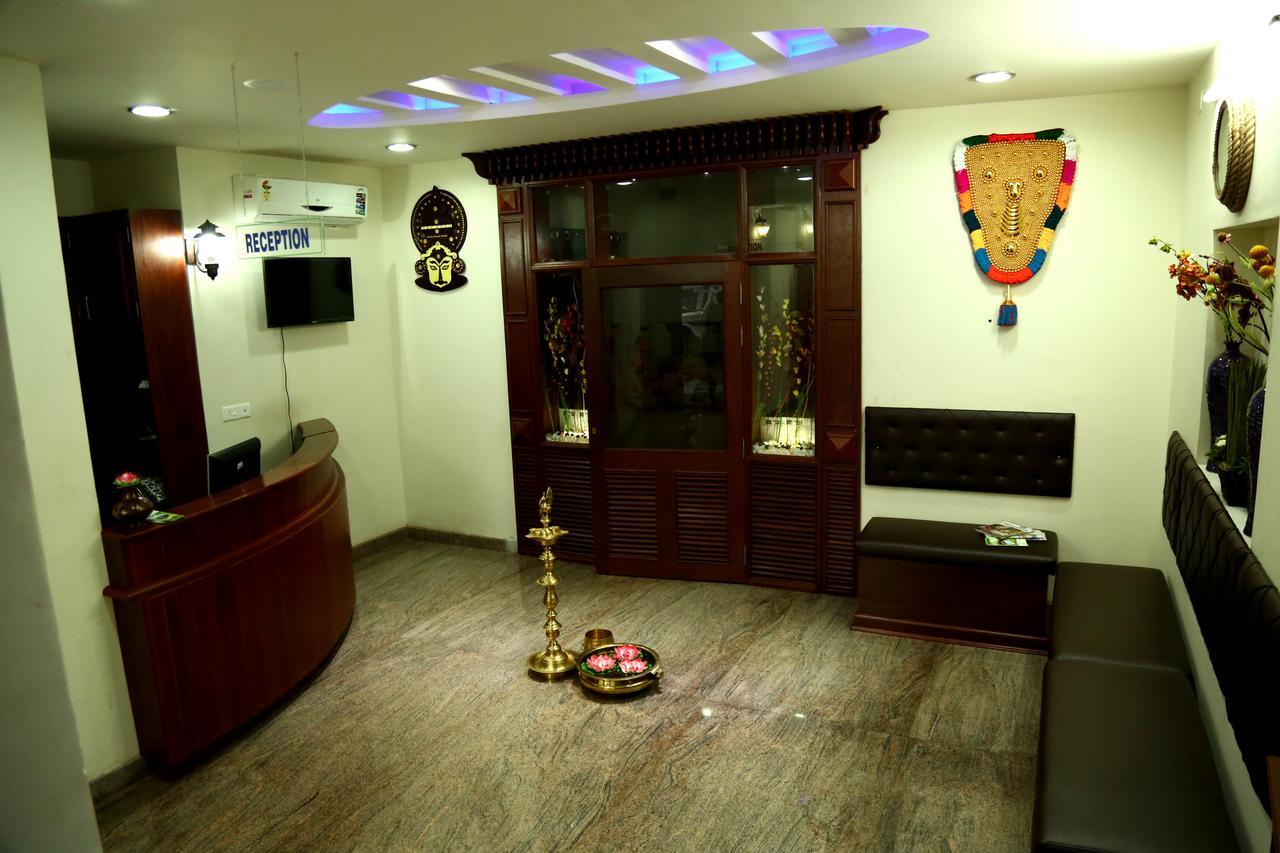 Aroma Ayur Heritage Mattanur Exterior foto