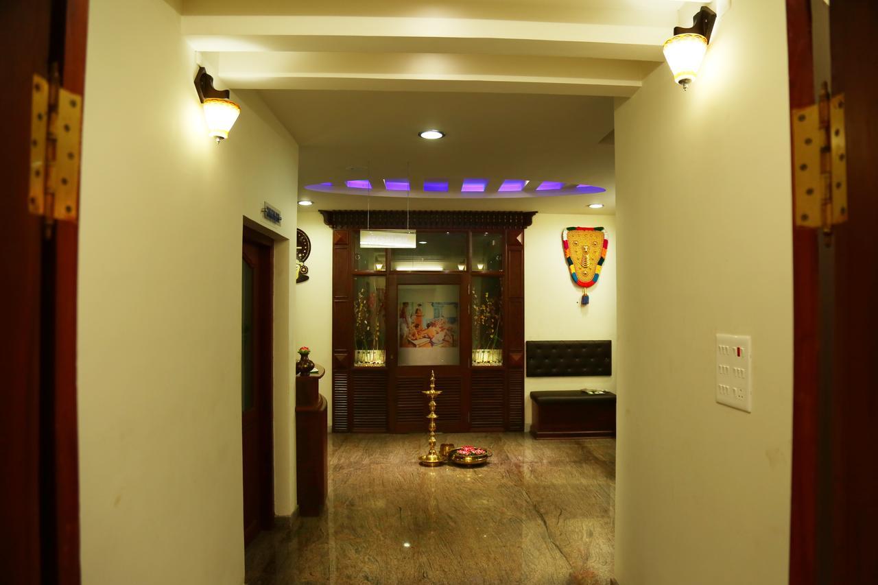 Aroma Ayur Heritage Mattanur Exterior foto